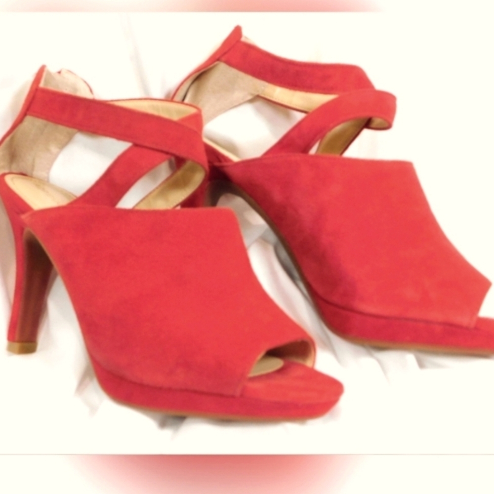 Adrienne Vittadini suede heels